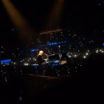 Alejandro Sanz Instagram - Cerramos el telón tras cien conciertos, hemos creado una familia de más de un millón de almas, no celebremos el final de #SANZenVivo sino el nacimiento de infinitos momentos que bailarán en la sinfonía de nuestros recuerdos. GRACIAS por #NuestroÚltimoMomento ha sido increíble 🙌 🥷