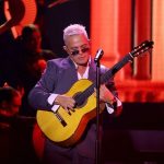 Alejandro Sanz Instagram - La música siempre gana, cuida y une a todxs los que la amamos. Ha sido una semana increíble, en casa, en familia, cuidando cada detalle para que sea imposible olvidar lo vivido. Gracias @latingrammys 🙏Gracias Sevilla ❤️ por abrazarnos bajo tu mantilla de puro arte. #LatinGRAMMY Latin Grammy, Sevilla