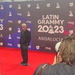Alejandro Sanz Instagram - La música siempre gana, cuida y une a todxs los que la amamos. Ha sido una semana increíble, en casa, en familia, cuidando cada detalle para que sea imposible olvidar lo vivido. Gracias @latingrammys 🙏Gracias Sevilla ❤️ por abrazarnos bajo tu mantilla de puro arte. #LatinGRAMMY Latin Grammy, Sevilla