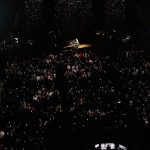 Alejandro Sanz Instagram - Hay noches que la magia se puede hasta tocar. Hoy ha sido una de ellas 🙏 Subimos volumen y seguimosss #SANZenVivoUSA 🥷🇺🇸 Orlando, Florida