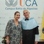Alejandro Sanz Instagram - La asignatura más importante de nuestras vidas es la alegría. Y todxs somos sobresalientes. Hoy, me nombráis Doctor Honoris Causa por la Universidad de Cádiz, feliz y emocionado sólo puedo dar las gracias y dedicárselo a los que con un lápiz hacen arte, a los que con una pizarra hacen estudiantes, a los que con una guitarra hacen historias, a lo bello de vivir buscando siempre una nota, un número, una ecuación o una estrella o un detalle que nos salve. @univcadiz 🙏❤️
