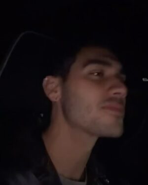 Alejandro Speitzer Instagram - El carpool Karaoke también se arma en Ciudad de México.. 
El que quiera sumarse ya sabe 😂