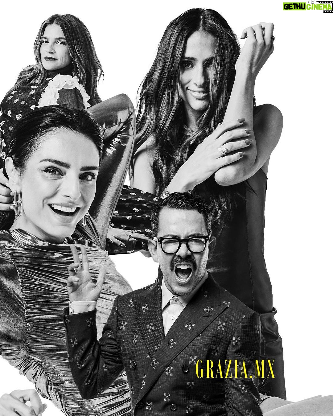 Alejandro Speitzer Instagram - Llega Octubre y es hora de celebrar contigo los primeros 10 años de Grazia México que desde Italia llegó para presentar el EASY CHIC! En portada, nos acompañan 10 amigos de GRAZIA México y Latinoamérica: Yalitza Aparicio, Irene Azuela, Diego Calva, Manolo Caro, Aislinn Derbez, Alberto Guerra, Bárbara López, Renata Notni, Karla Souza y Alejandro Speitzer. No te pierdas esta edición de colección que, como siempre, trae para ti lo mejor en moda belleza y celebridades. Let’s celebrate! . . . . . . . . . . . Yalitza Aparicio en #LouisVuitton #Cartier Irene Azuela en #Chanel #Pomellato Diego Calva #Gucci #Omega Manolo Caro #LouisVuitton Aislinn Derbez #Ferragamo #Tiffany&Co Alberto Guerra #Prada #AudemarsPiguet Barbara Lopez #DolceGabbana #Tiffany&Co Renata Notni #Fendi #BULGARI Karla Souza #Dior #Omega Alejandro Speitzer #Zegna #BULGARI . . . . . Fotografía: @santiagorui Editora de moda: @annielask Directora Editorial. Toni Salamanca @tonisalamanca Makeup: @gusbortolotti Hair: @ernestovargas_hair Asistente de Foto. Javier Pérez @javiprez_ Bárbara López Makeup: Isra Quiroz @israquiroz Hair: Alejandro Iñiguez @alejandroiniguezhair Manolo Caro Fotografía: Pablo Mingo @pablomingo Grooming: @agosfaggianomakeupartist PORTADA - 2 de 3 #grazia10 #aniversario #felizcumpleaños #HAPPYBIRTHDAY #GRAZIAMéxico Mexico City, Mexico