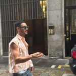 Alejandro Speitzer Instagram - Me he tenido que enfermar, y con ganas, para quedarme 4 días en casa. No recuerdo la última vez que pase tanto tiempo en ella, pero siendo honesto, cuanta falta me hacía… Está siendo, también, la oportunidad de escuchar a mi cuerpo (cosa que tengo que hacer más), de seguir leyendo, y de sentirme sin los distractores de allá afuera. Ánimo.