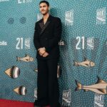 Alejandro Speitzer Instagram - Sin duda, una de las noches más bonitas a lo largo de mi carrera 🤍 GRACIAS Morelia por tan cálido recibimiento y por haber abrazado “Straight” en el marco del @ficm . Esta noche también es tuya @francomasini . Bravo equipo! Thanks @etro by @marcodevincenzo And my family @bulgari 📸 @mariocervanttes Morelia, Michoacán, México.