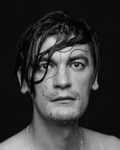 Aleksandr Gudkov Instagram - WET.WET.WET. ВСЕМ УСПЕТЬ ДО 08.10. НА УЖЕ ЛЕГЕНДАРНУЮ ВЫСТАВКУ УЖЕ ЛЕГЕНДАРНОЙ @tuponogova_volkova КАК ОЛЯ ПРЕВРАТИЛА МЕШОК С ОРГАНАМИ В МОКРОГО ЖАНА МОРЕ, ПОНЯТИЯ НЕ ИМЕЮ, КОППЕРФИЛЬДИЯ КАКАЯ-ТО. Агентство. Art Ru
