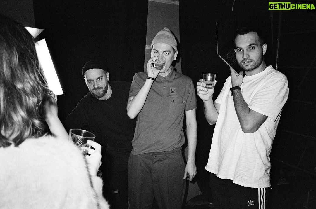 Aleksandr Gudkov Instagram - МОИ ПЕРСИКИ / MANI PERSIKI #commentout #soon #чикенкарри Блядский Цирк