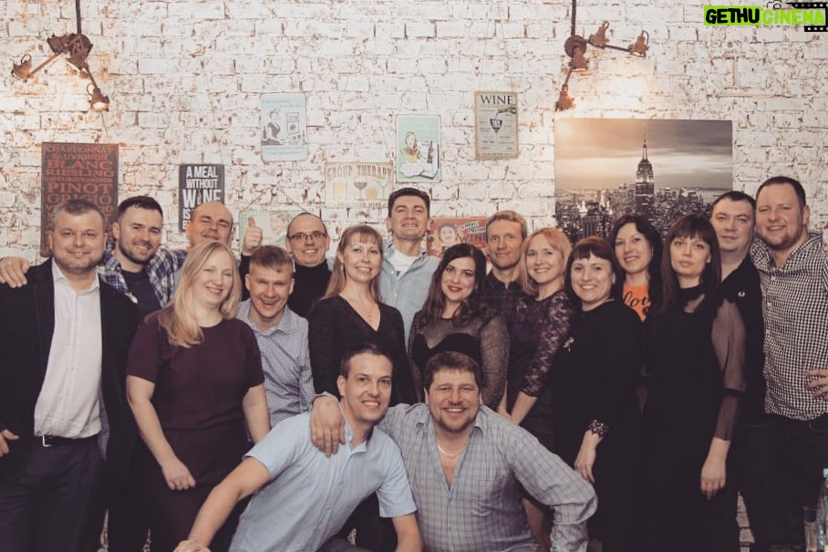 Aleksandr Gudkov Instagram - 11А. ВЫПУСКНИК 2000. #давайтекайфоватьотвсего #кукса #федя #игни #саженчик #презик #шум #шиш #вася #дружин #сильвестрандреевич #гудок #онучина #каримыч #орлик Ступино