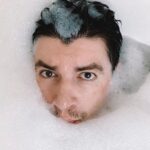 Aleksandr Gudkov Instagram - @glamour_russia впервые за всю свою историю сделал бесплатный номер из дома с 9 обложками! Кривляка, певица, мамуля юмористка, врач, учитель, курьер, поп идолы, и Ургант! Все обворожительны! Ванна под ключ