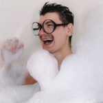 Aleksandr Gudkov Instagram - @glamour_russia впервые за всю свою историю сделал бесплатный номер из дома с 9 обложками! Кривляка, певица, мамуля юмористка, врач, учитель, курьер, поп идолы, и Ургант! Все обворожительны! Ванна под ключ