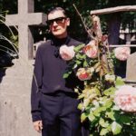 Aleksandr Gudkov Instagram - J’ai pris ces photos D’Alexandre en utilisant la magie des films périmés. Si vous aussi souhaitez une séance photo et que vous êtes à Paris, envoyez-moi un message même après la fermeture du cimetière. Pour votre magazine préféré @badlonmagazine 💛 Total look @gucci #madewithkodak Paris, France