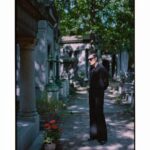 Aleksandr Gudkov Instagram - J’ai pris ces photos D’Alexandre en utilisant la magie des films périmés. Si vous aussi souhaitez une séance photo et que vous êtes à Paris, envoyez-moi un message même après la fermeture du cimetière. Pour votre magazine préféré @badlonmagazine 💛 Total look @gucci #madewithkodak Paris, France