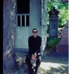 Aleksandr Gudkov Instagram - joyeuse veuve 🥀photo d'un génie @bulatarslanov Cimetière de Montmartre