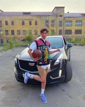 Aleksandr Gudkov Instagram - ШОК-ПРИЗНАНИЕ! Я НЕ СТЕСНЯЮСЬ СВОЕГО ОГРОМНОГО ПАНОРАМНОГО ЛЮКА! ГОТОВ КРИЧАТЬ ОБ ЭТОМ ДАЖЕ ЧЕРЕЗ НЕГО! Если вам тоже надоело стесняться своего люка, кричите!
#Xt5russia #cadillacrussia #ЯНЕСТЕСНЯЮСЬСВОЕГОПАНОРАМНОГОЛЮКА