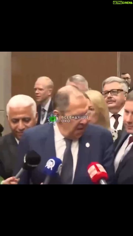 Aleksandr Shpak Instagram - ‼️ Макрон собирает лидеров партий, чтобы обсудить отправку войск в Украину. Тем временем реакция путинского рибентропа на вопрос журналиста о том, что Эмманюэль Макрон не исключает возможной отправки войск НАТО в Украину. Годами пугали западные страны ядерным оружием, а теперь удивляются почему эти страны вдруг начали готовиться к войне с россией. русофобы наверно.