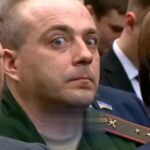 Aleksandr Shpak Instagram - Все видят прапор на задней плане? А этот видимо понял кто за ним сидит))