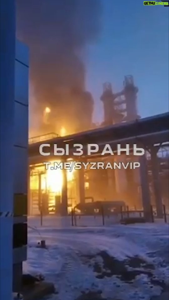 Aleksandr Shpak Instagram - Ні дня без НПЗ На цей раз дрони атакували завод у Сизрані.