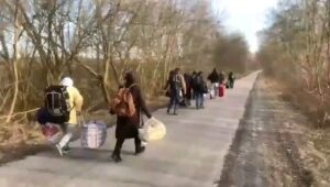 Aleksandr Shpak Instagram - ... Не парьтесь это всего лишь политика...вы не причем....