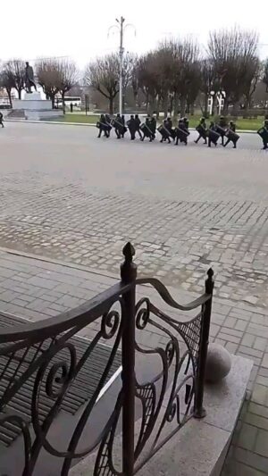 Aleksandr Shpak Instagram - Поспорите?
Калининградская область, г.Черняховск, идёт
подготовка к "выборам", сообщает местный житель.