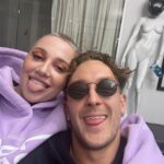 Aleksandr Tarasov Instagram - Помните трек «Саламандра», который мы с @miaboyka палили в феврале?🥲 Мне кажется сейчас самое подходящее время для релиза. Наши две предыдущие работы («Мама не в курсе» и «Лепесток») были долгое время в чартах и собрали 50 млн просмотров только на YouTube.🤯🔥 Как думаете Саламандра побьет наш рекорд? Выпускаем летом?🤗