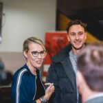 Aleksandr Tarasov Instagram - Очень рады были видеть @xenia_sobchak на нашей тренировке! Интервью с @tarasov23 получилось острым🤣 меня тоже подловили.. Смотрите на YT канале «Осторожно Собчак»! А еще вся команда @fcnasporte расписалась на майке Ксении, разыграем или подарим самому преданному болельщику?