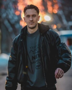 Aleksandr Tarasov Instagram - Медийная лига по футболу еще не стартовала, а ощущение как будто мы уже всех трахнули!🤭
Какие у вас планы на 17е апреля?