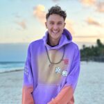 Aleksandr Tarasov Instagram - Я счастлив, как никогда, меня окружают офигенные люди, преданные друзья, любимая! Нет интриг и хитросплетений, нет общения ради выгоды! Я на новом уровне - духовно, ментально и физически! Я готов к новым свершениям и иду только вперед! А сейчас просто делюсь своей улыбкой и любовью с вами!❤️🤗