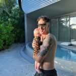 Aleksandr Tarasov Instagram - Какой кайф, те же места, новые эмоции! ☀️👶🏼 ❣️ @ritzcarltonmaldives The Ritz-Carlton Maldives, Fari Islands