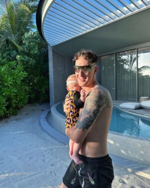 Aleksandr Tarasov Instagram - Какой кайф, те же места, новые эмоции! ☀️👶🏼

❣️ @ritzcarltonmaldives