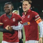 Aleksandr Tarasov Instagram - Вчера был отличный матч, важная победа для «На спорте» и не менее важная для всего медийно-футбольного комьюнити, потому что впереди МФЛ, возможность для новых команд показать себя, расширить тем самым медийный рынок! Чем больше команд, тем интереснее! А вот если бы мы проиграли, то Амкал задрали бы свои носы еще выше и ценности у Лиги не было бы такой, какая появилась сейчас! Сейчас есть «На спорте» и это самая сильная команда, с разноплановыми медийными личностями, бывшими профессиональными игроками, прекрасным тренерским штабом, команда без каких либо предубеждений по национальностям. Мы тренируемся 4 раза в неделю, нас уже не остановить! Всем кто в нас верит и поддерживает - ловите пятюню! А хейтеры пускай продолжают искать оправдания, люблю вас читать.) Отдельно хочу сказать спасибо Герману за игру, Амкал отличный соперник, эмоции которые я испытал вчера - великолепные. Трансляция топ, все на высоком уровне, так держать, жаль только что мы не скоро вновь встретимся.. А когда встретимся, надеюсь будет больше игры и меньше фолов с выяснениями отношений!