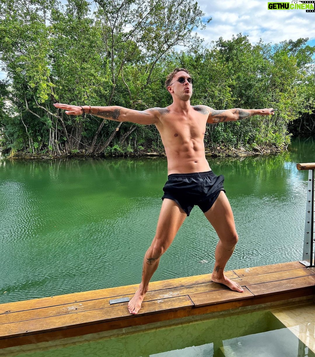 Aleksandr Tarasov Instagram - А какого Текилу выберешь ты?) 1 - в работе📱 2 - с ебанцой 🤪 3 - на релаксе 💆🏽♂️ Rosewood Mayakoba