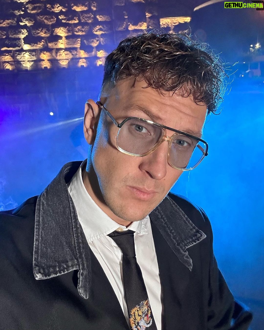Aleksandr Tarasov Instagram - У вас там как дела? Не засыпало?😬❄️