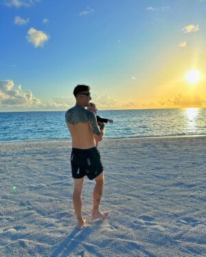 Aleksandr Tarasov Instagram - Какой кайф, те же места, новые эмоции! ☀️👶🏼

❣️ @ritzcarltonmaldives
