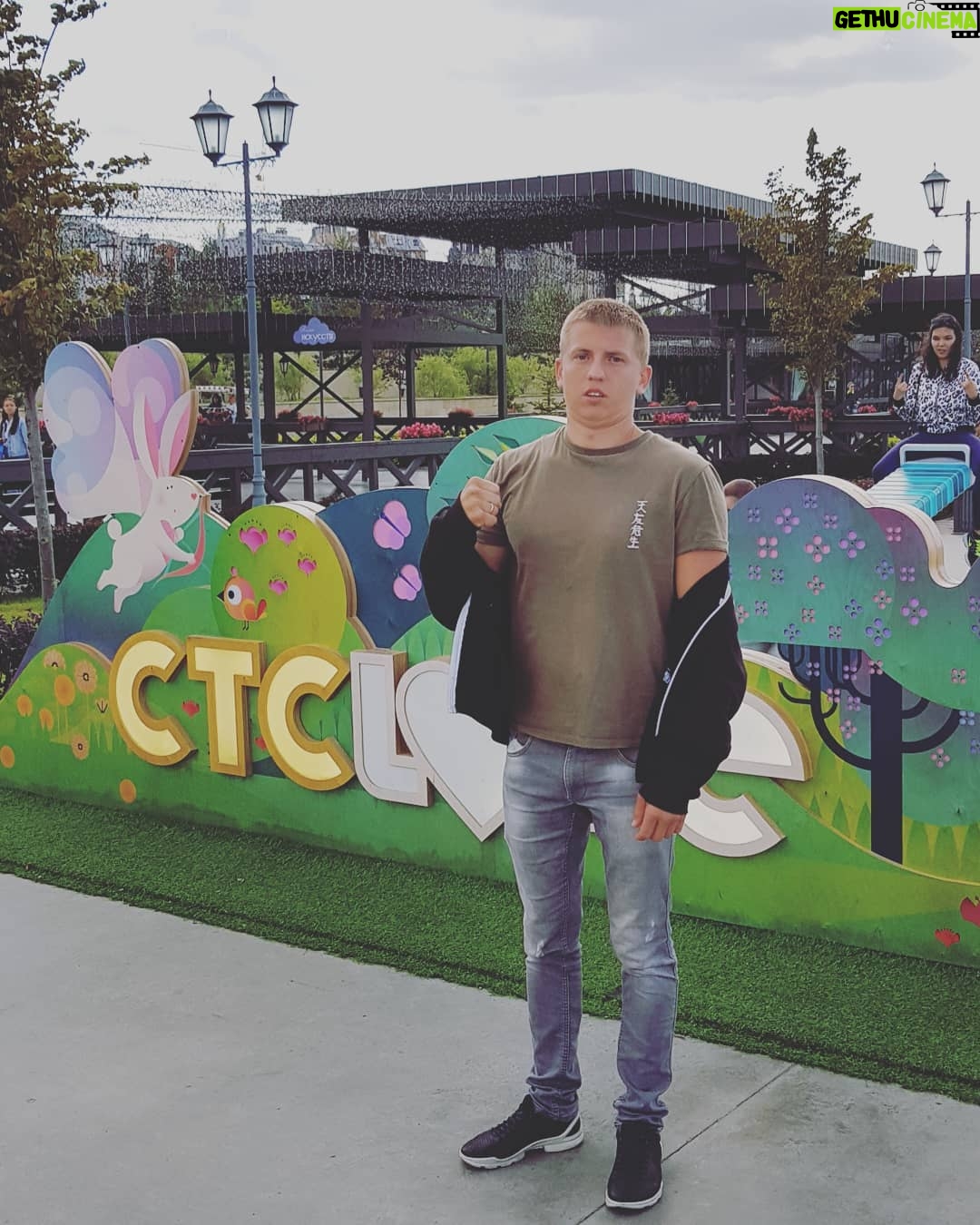 Aleksey Shcherbakov Instagram - Это я в Казани был, щас я дома уже.