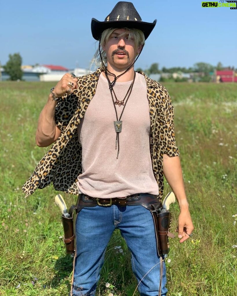 Aleksey Shcherbakov Instagram - Это я на ранчо был, щас я дома уже.