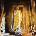 Alessandra Ambrosio Instagram – Sunrise at the majestic Angkor Wat ✨📿🩶 Angkor Wat Temple