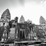 Alessandra Ambrosio Instagram – Sunrise at the majestic Angkor Wat ✨📿🩶 Angkor Wat Temple