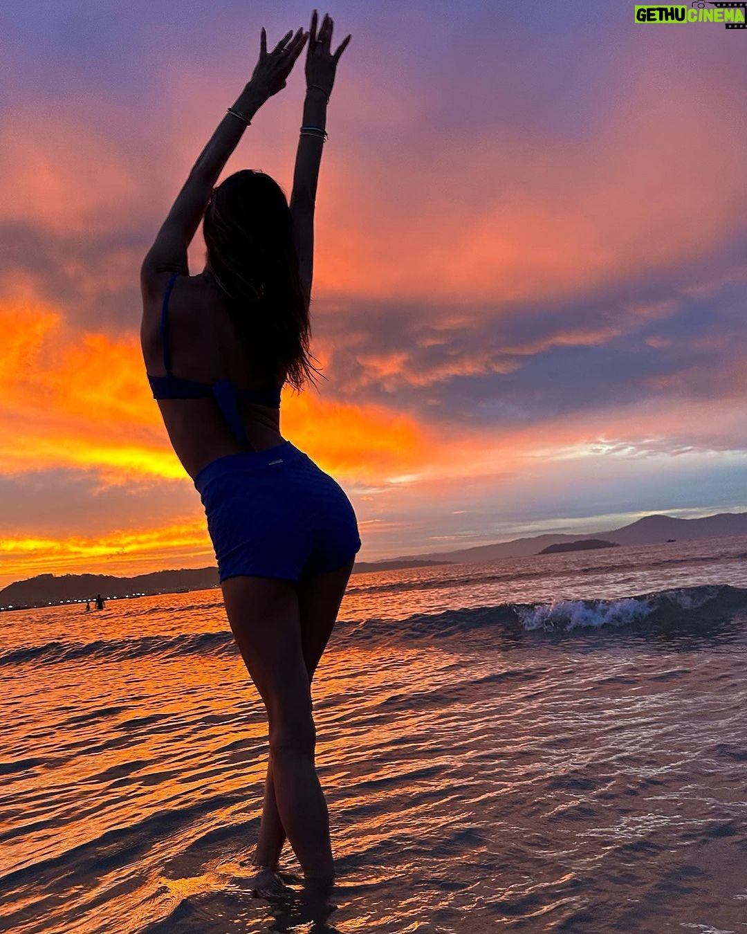 Alessandra Ambrosio Instagram - Cheers to closed chapters and hello to new beginnings! Iām choosing to welcome it all. ššš« . šø by @raulguterres Ilha da Magia - Floripa