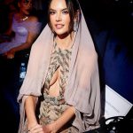 Alessandra Ambrosio Instagram – About last night, at the amazing @redseafestival. 💫✨
 #RedSeaIFF 
#RedSeaIFF23
#YourStoryYourFestival