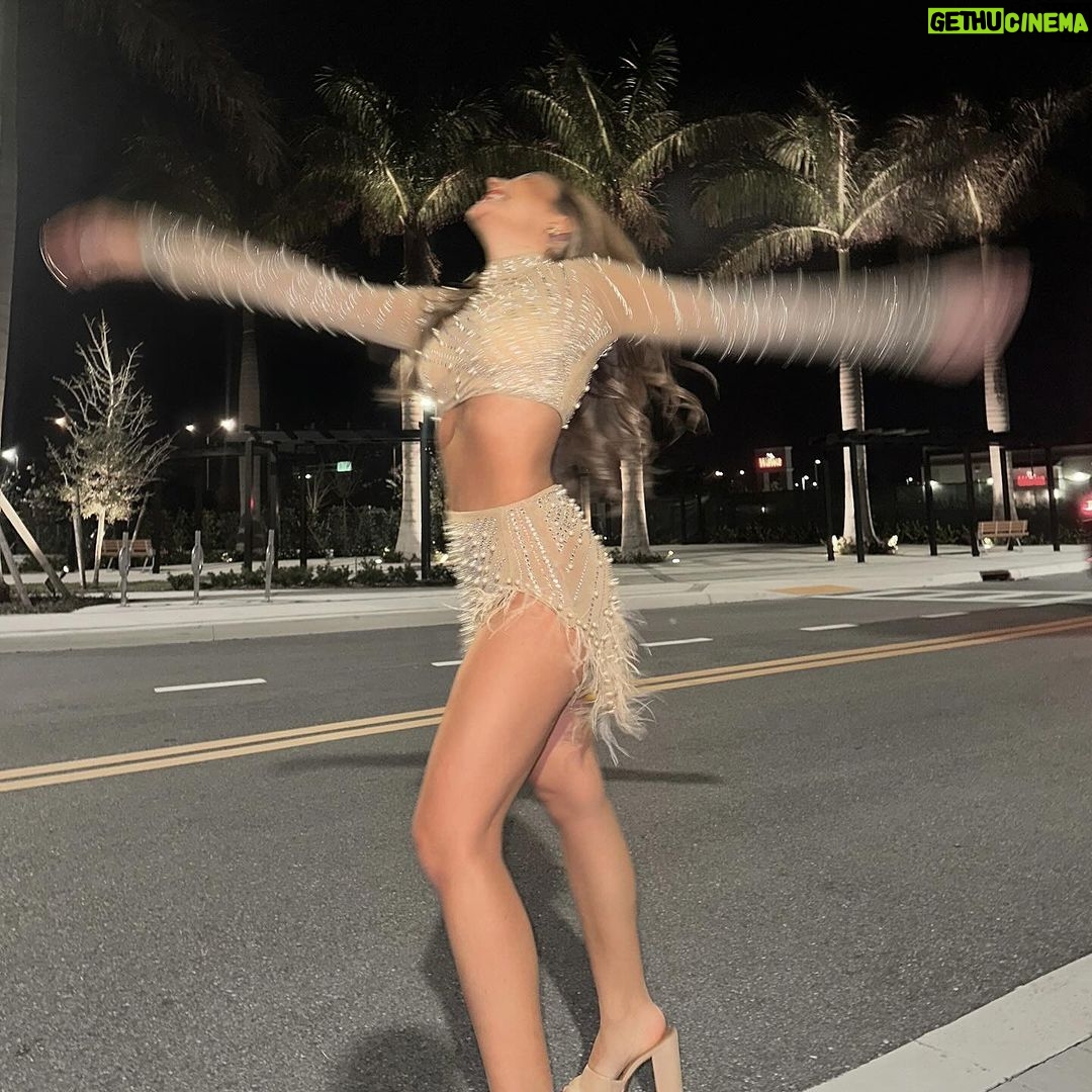 Alessandra Fuller Instagram - Hola 2024 ❤️🔥 Palm Beach, Florida