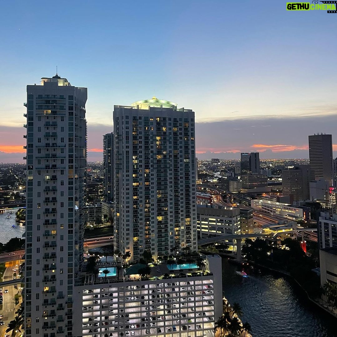 Alessandra Fuller Instagram - Página 364 Miami