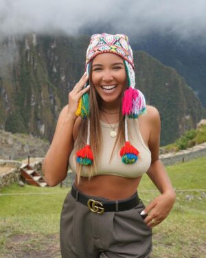 Alessandra Fuller Instagram - Te amo desde siempre y para siempre mi Perú ❤️ Me siento infinitamente agradecida de haber nacido en ti 🇵🇪🙏🏼✨ Felices fiestas patrias familia de mi vida 🥹❤️
