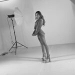 Alessandra Fuller Instagram - ESTRENAMOOOOS HOY A LAS 8PM!!! @elgrancheffamosos.tv Segunda Temporada 😍😍😍😍 QUÉ EMOCIÓN 💘🌝🦋🤩🤪🙊💫🔥 Vestido @alessandrafullercollection Zapatos @alba.decaliz
