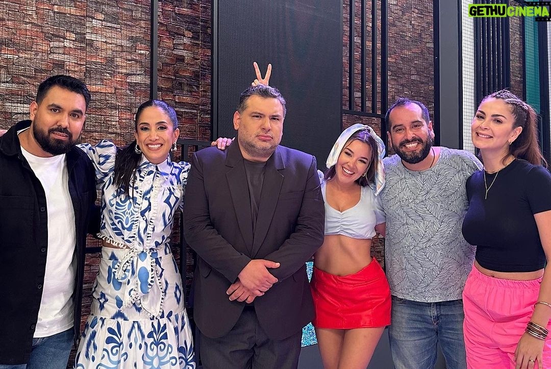 Alessandra Fuller Instagram - Este programa es hermoso 💘🥹🌝🥰 HOY VAMOS CON TODO A ESA SENTENCIA!!!!