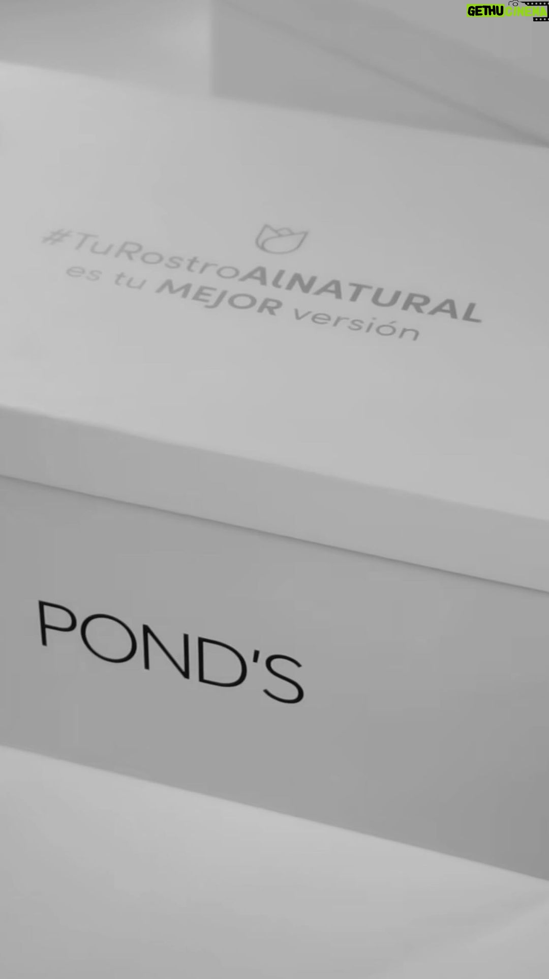 Alessandra Fuller Instagram - ¿Quieres una piel hidratada, limpia y luminosa? ✨ Aquí les dejo esta rutina de skincare junto a @ponds.peru y su nueva línea Fruity Hydra Fresh ✨Amo que tenga extractos de sandía 🍉, aloe Vera 🍃 y que me deje la piel fresca y radiante 🥰🥰 ¿Te animas a probarla? #Publicidad #Pondsperu #TuRostroAlNatural #PondsFruityFresh NSOC45522-20PE, NSOC45609-20PE, NSOC55516-22PE. Ver modo de uso y precauciones en el empaque. UNILEVER ANDINA PERÚ S.A 201000039346