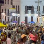 Alessandra Negrini Instagram - Tive o privilégio de passar o dia da consciência negra em Salvador! Semana intensa e linda! Viva Zumbi dos Palmares! Nas fotos Prof. Ana Célia da Silva fundadora do Movimento Negro Unificado e Fabio Lima.