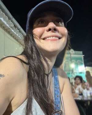 Alessandra Negrini Instagram - Sextou ☀️🌙🧢 Salvador