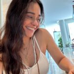 Alessandra Negrini Instagram - Tava meio assim, não to mais, good vibes esse dia de hoje. Como tá por aí? Mando beijos.😘