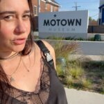 Alessandra Negrini Instagram – Com vcs a Motown ,uma das gravadoras mais importantes da história da música 🎵 Detroit, Michigan