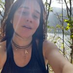 Alessandra Negrini Instagram - Nas alturas com as amigas! ❤️👯‍♀️👯‍♀️Trilhazinha boa, deu pra cansar.🥾 🥵Parque da Catacumba, não conhecia. Vai até o fim pra ver a vista. Como o Rio é lindo! Tava morrendo de saudades! 🌳🌊 😎👙🌊🌳 Rio de Janeiro, Rio de Janeiro
